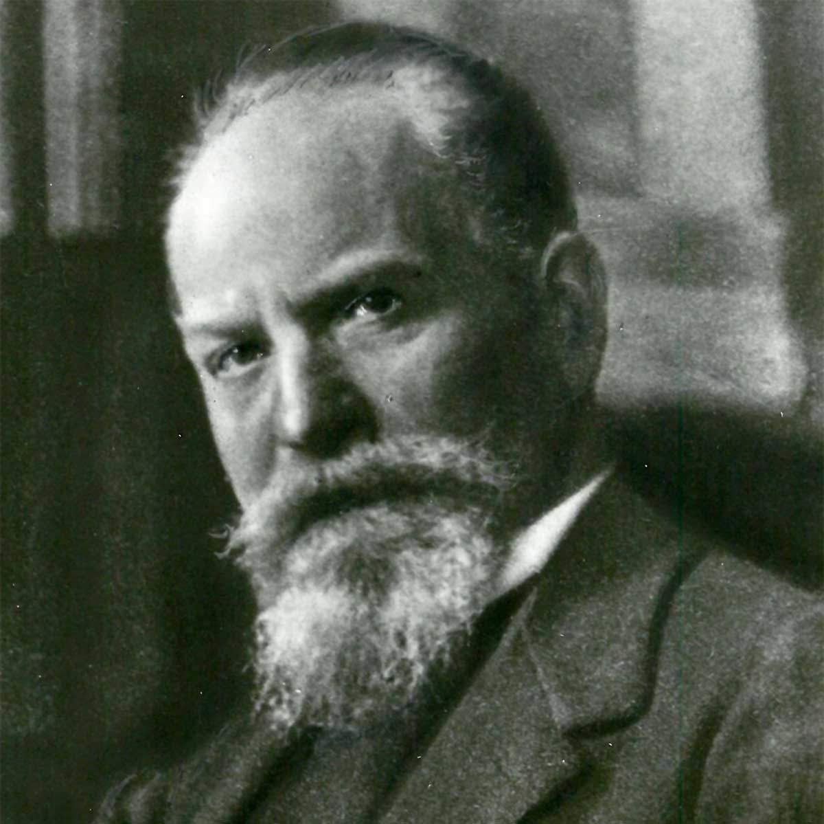 Edmund-Husserl-portrait-1930.jpg