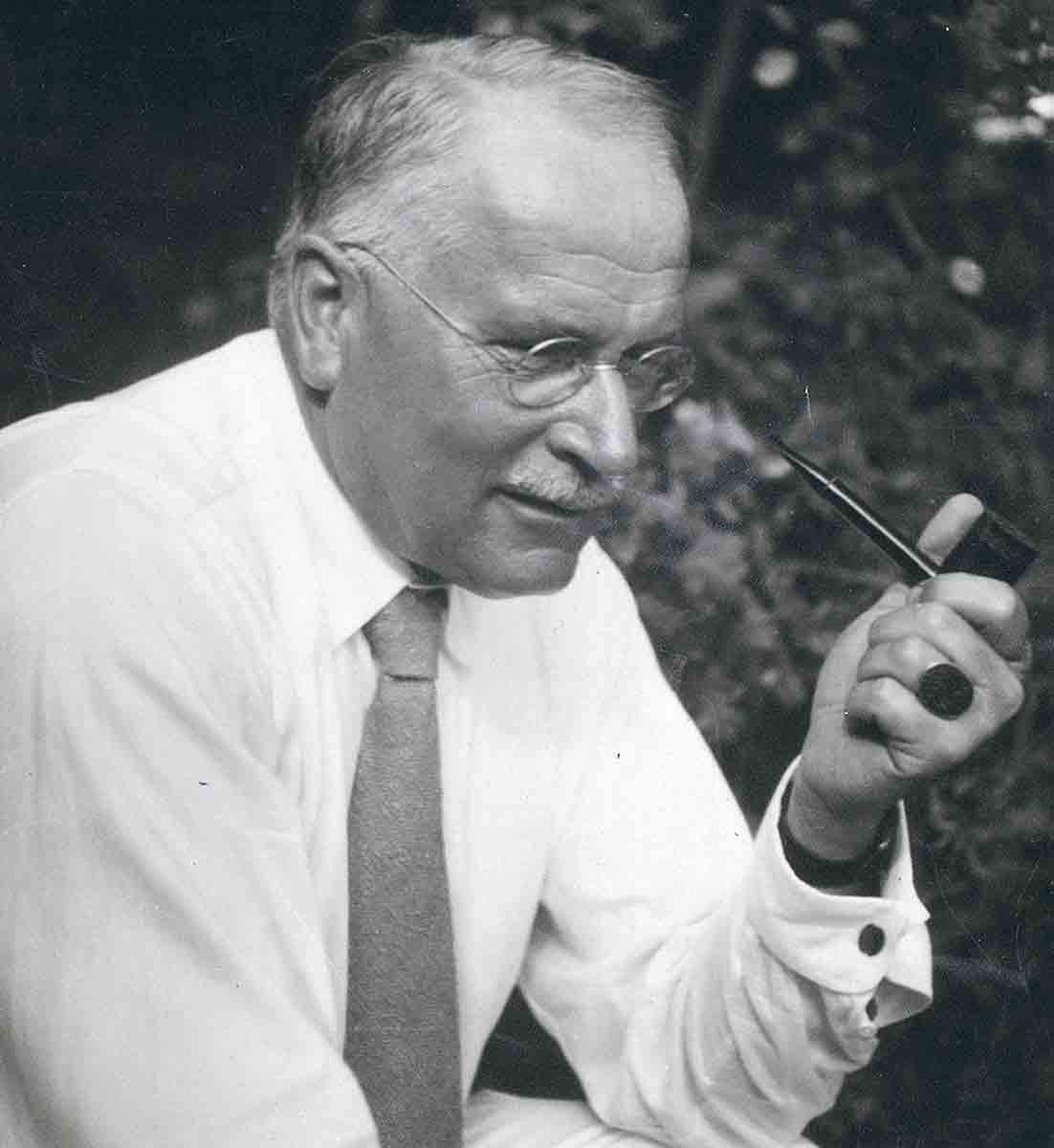 carl-jung-photo.jpg