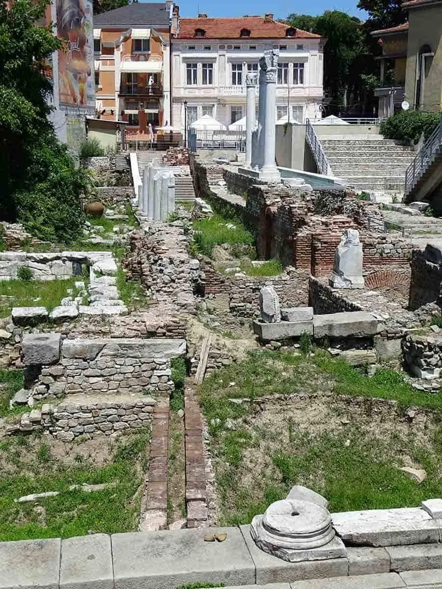 plovdiv-roman-ruins-2.jpg