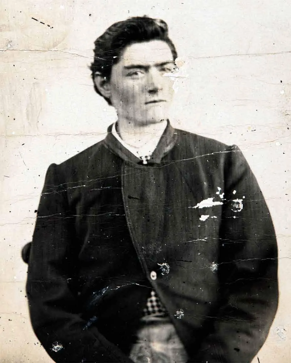 ned-kelly-photo-australian-history.jpg