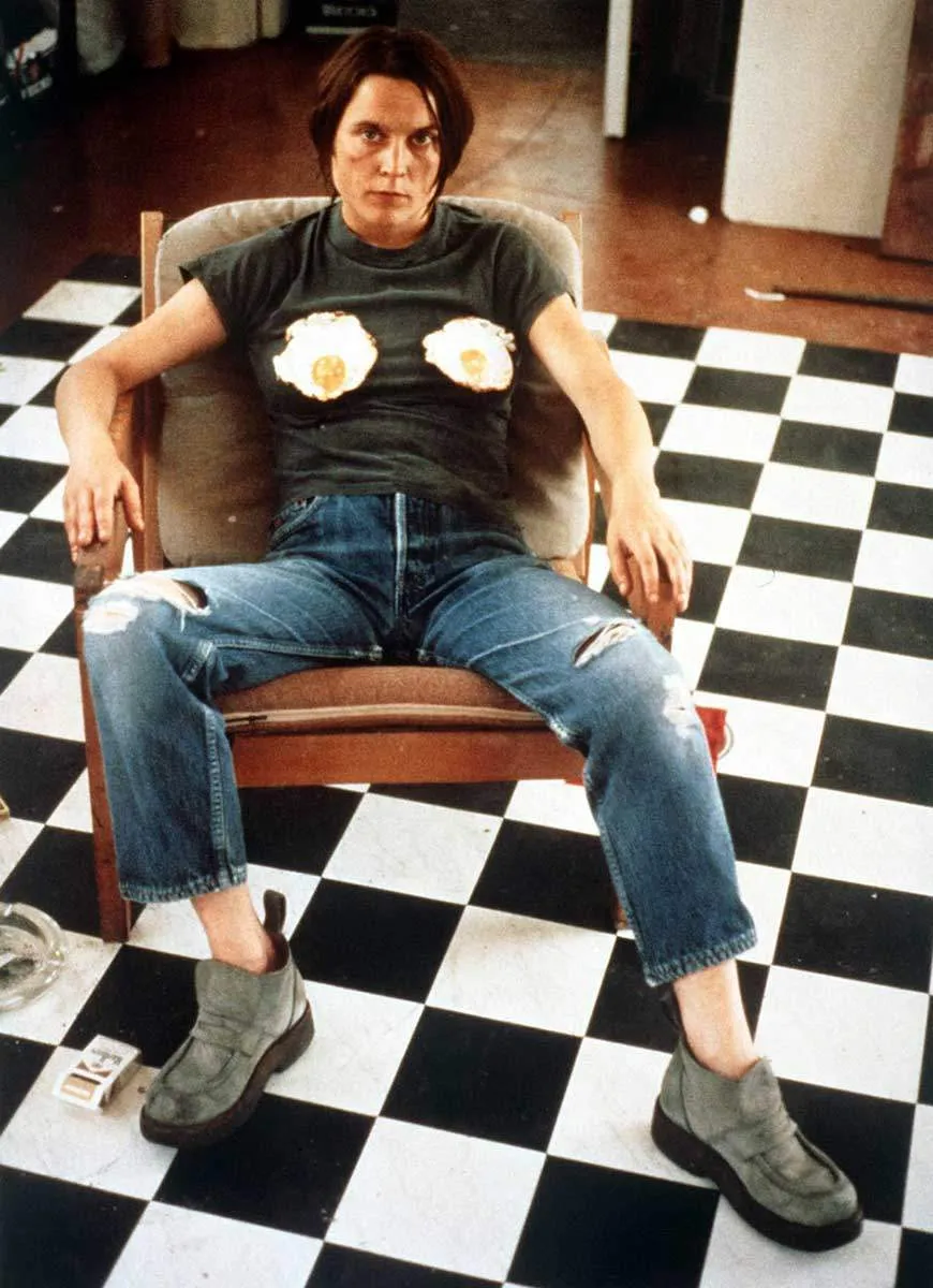 sarah-lucas-self-portrait-fried-eggs.jpg