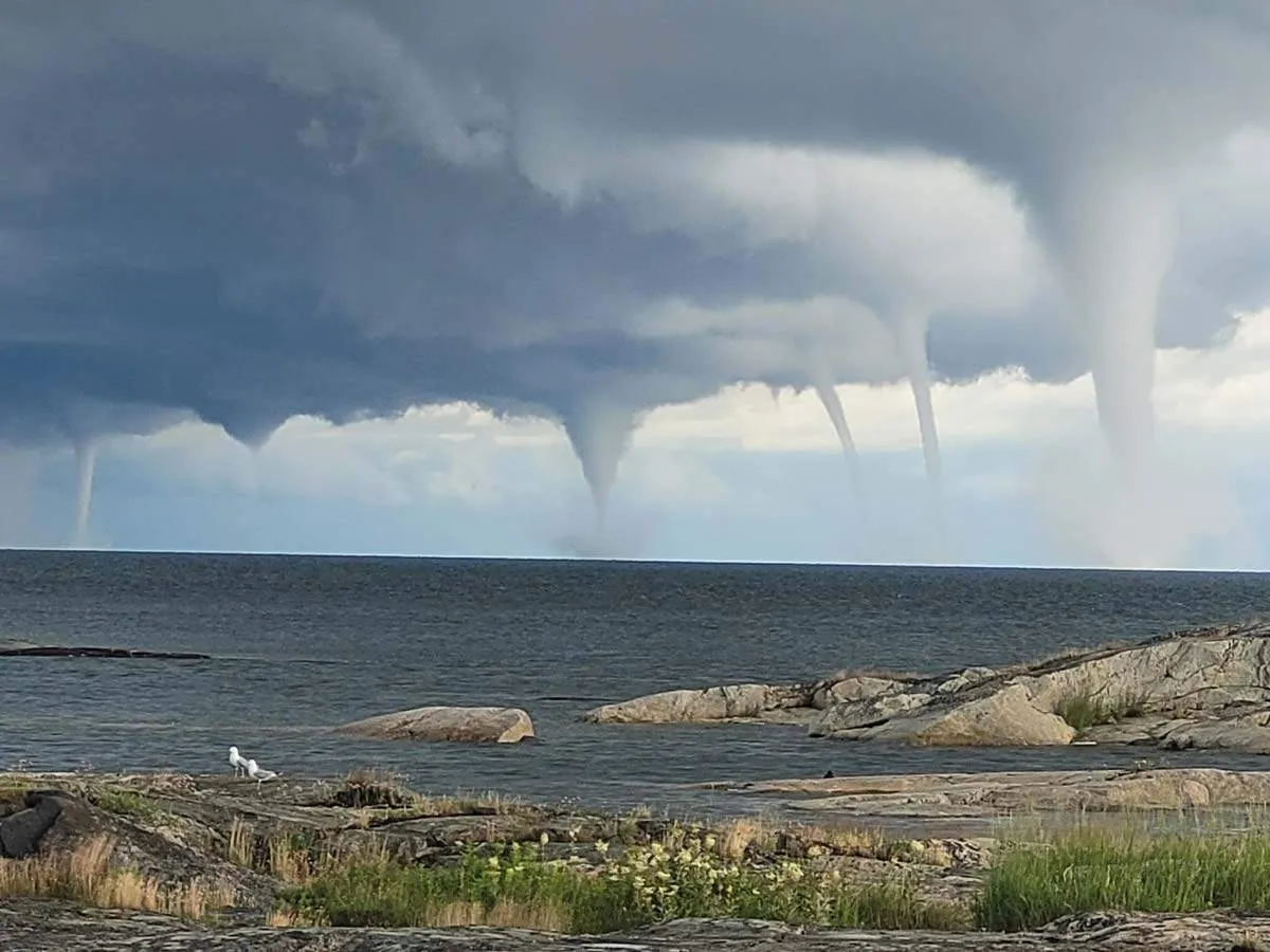 mary-celeste-waterspouts.jpg