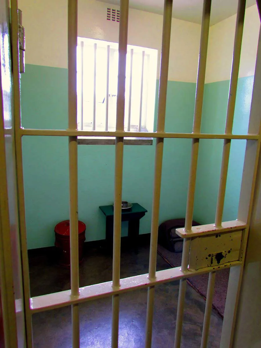 nelson-mandela-cell.jpg