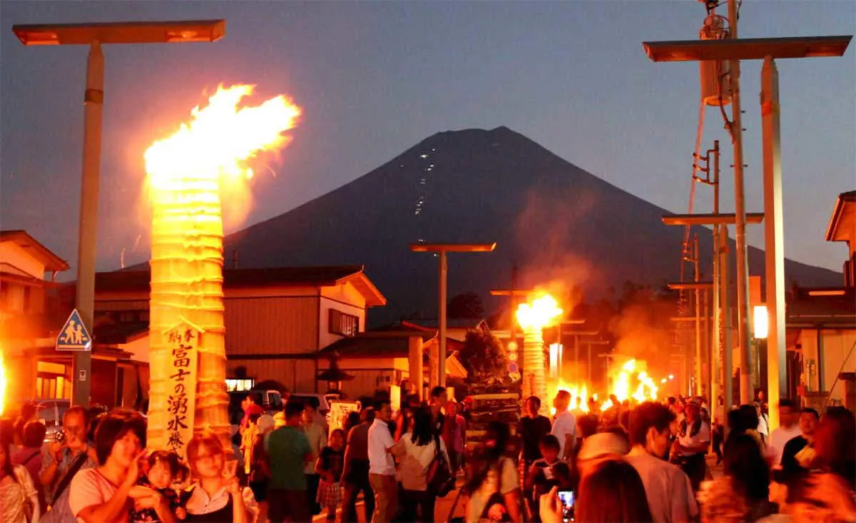 yoshida-fire-festival.jpg