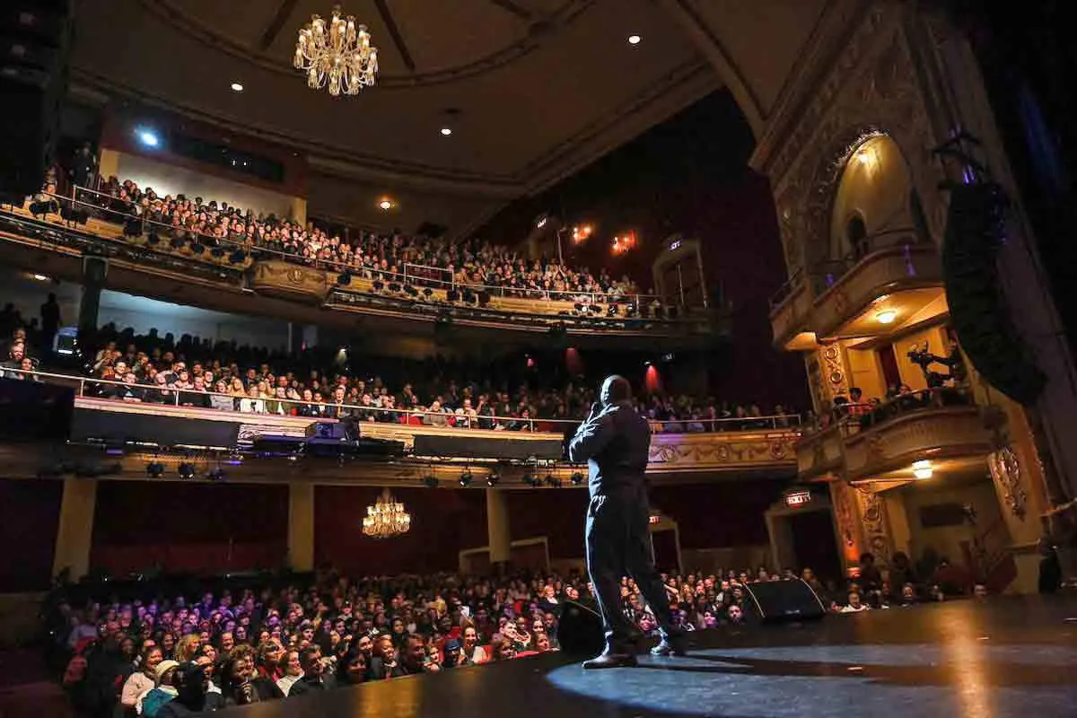 new-york-city-apollo-theater.jpg