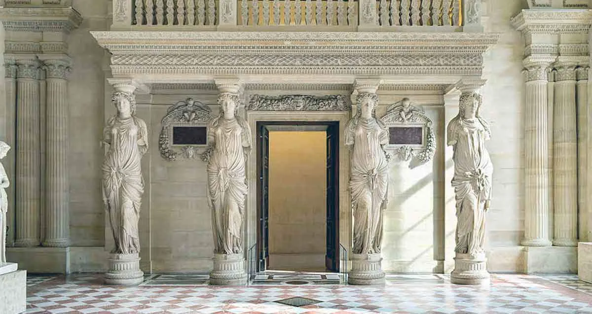 salle-des-caryatides-louvre.jpg