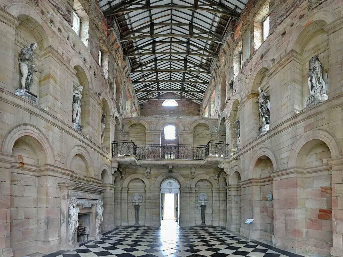 interior-seaton-delaval-hall-northumberl