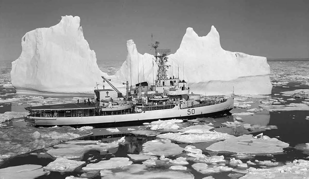 sea-ice-boat-labrador.jpg