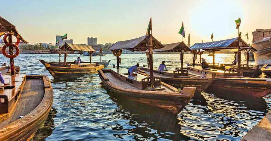 old-dubai-boats.jpg