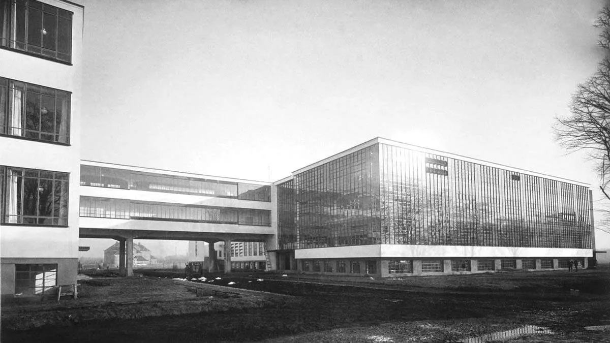 walter-gropius-bauhaus-dessau-lucia-moho