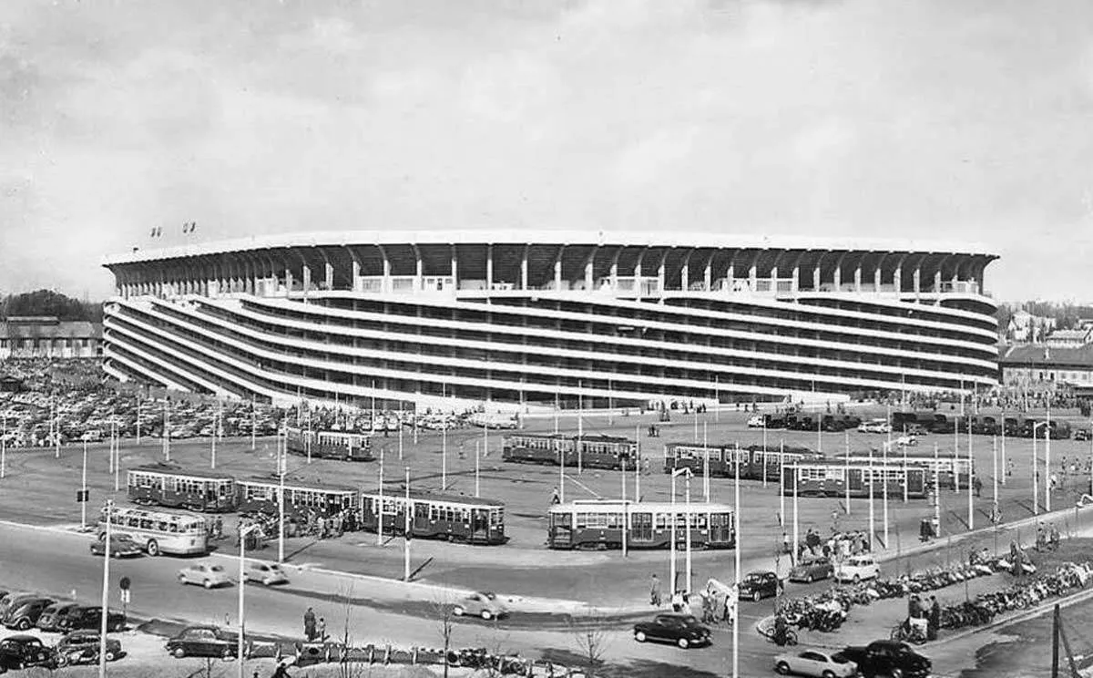 milan-san-siro-postcard.jpg