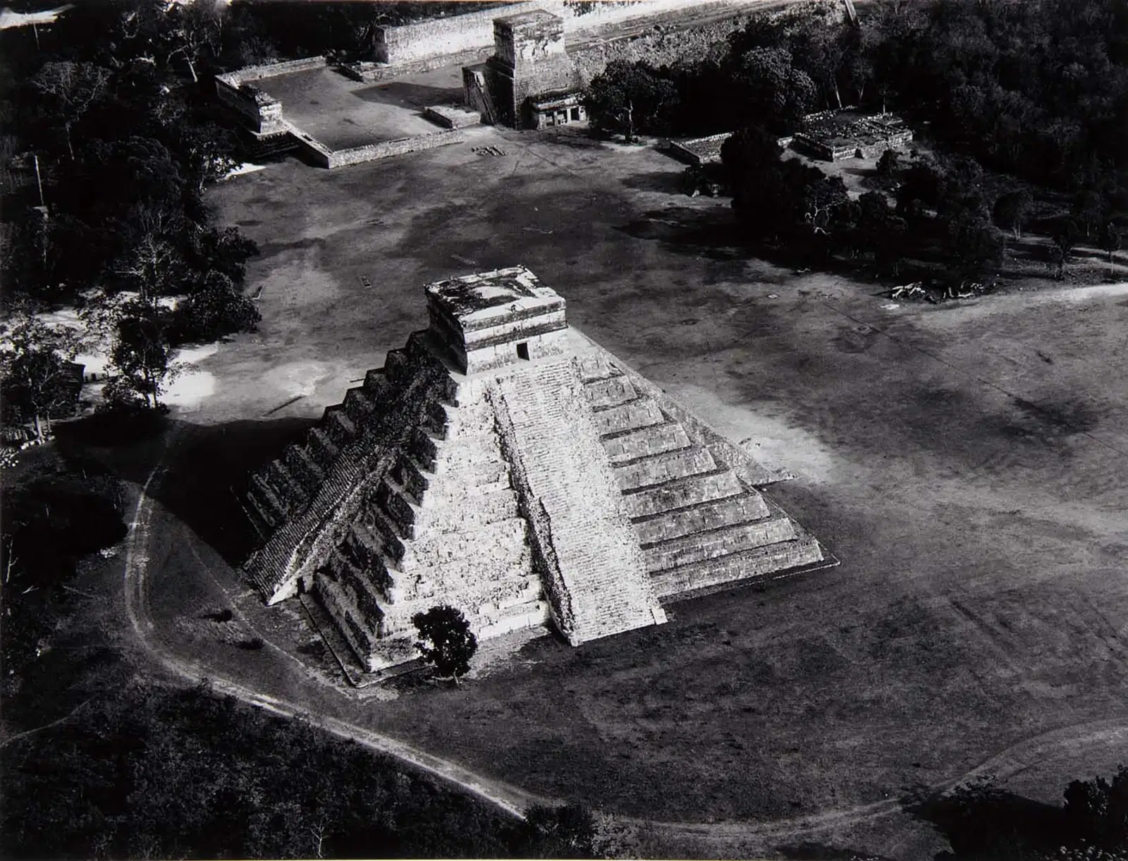 Temple-Kukulkan-Marilyn-Bridges.webp