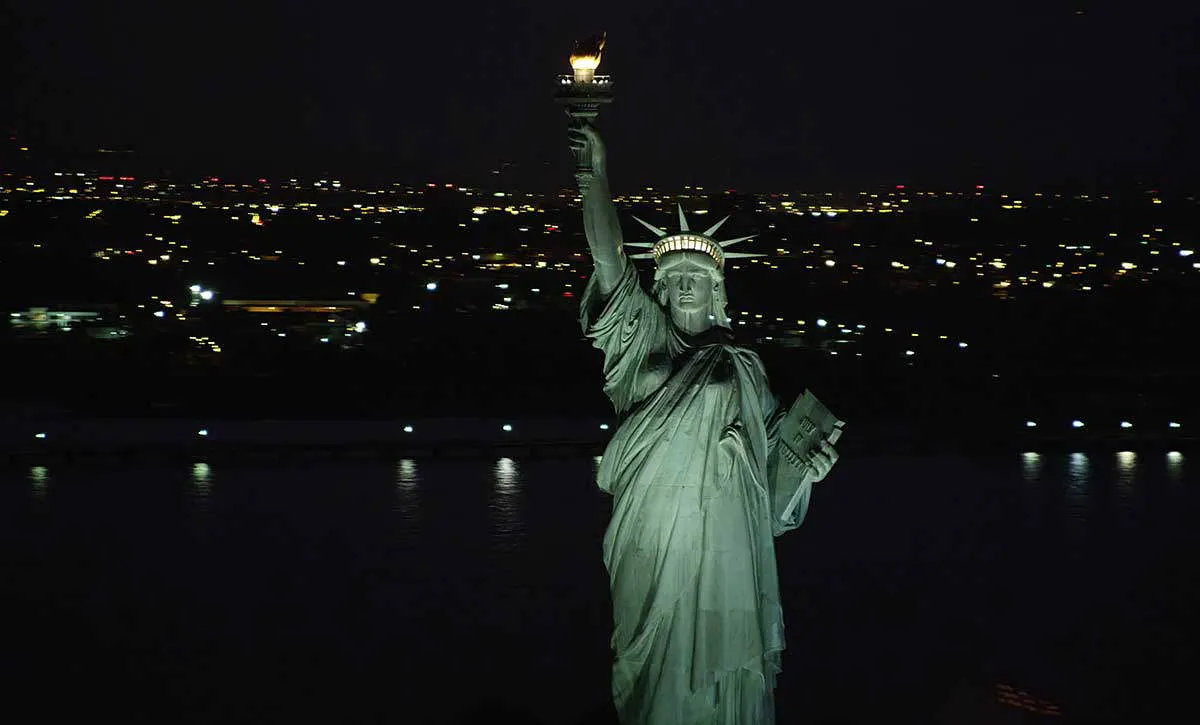 statue-liberty-night-time-view.jpg