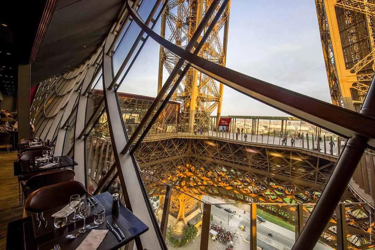 eiffel-tower-restaurant-view.jpg