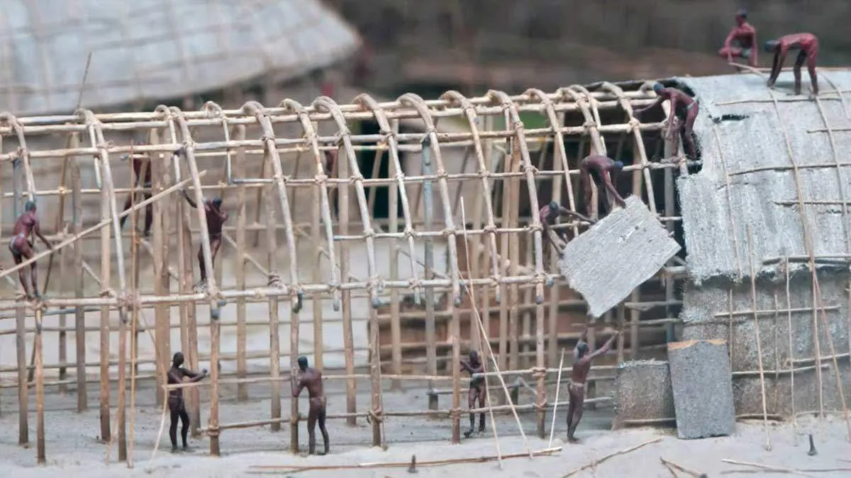 iroquois-confederacy-longhouse-model.jpg