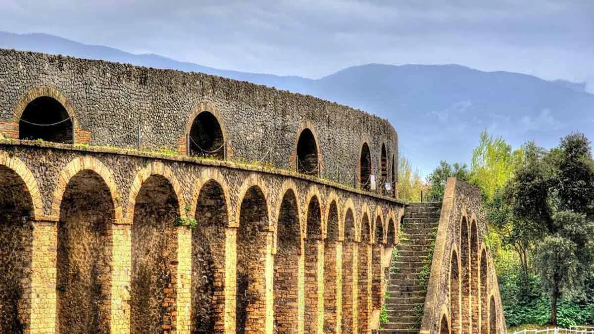 pompeii-amphitheater.jpg