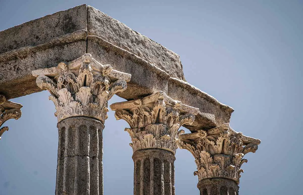 corinthian-capitals-roman-temple-frank-n