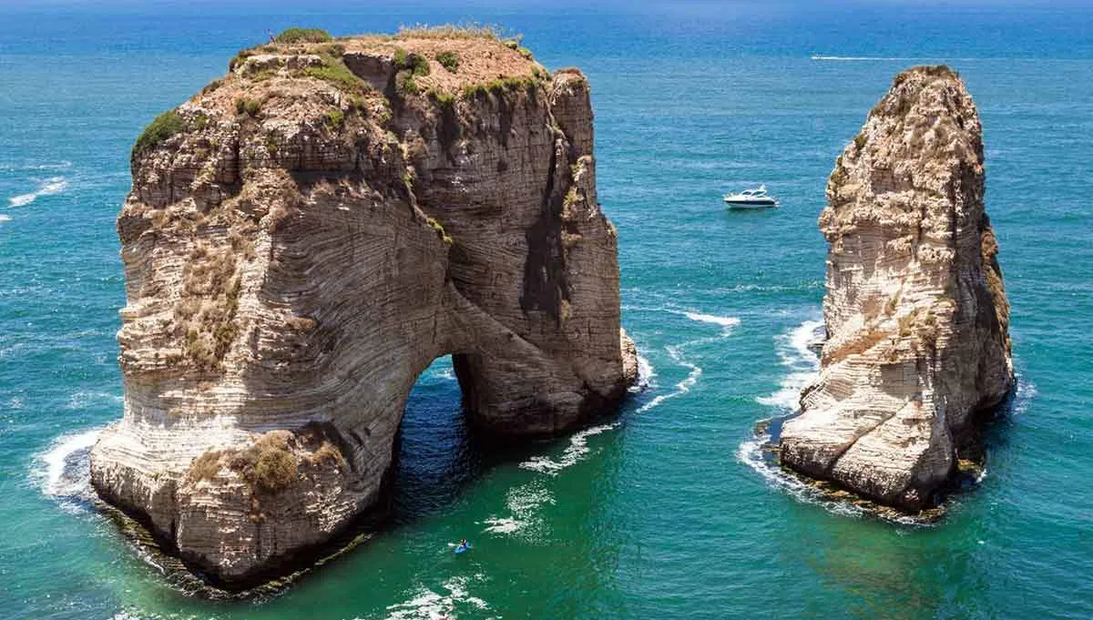 pigeon-rocks-beirut.jpg