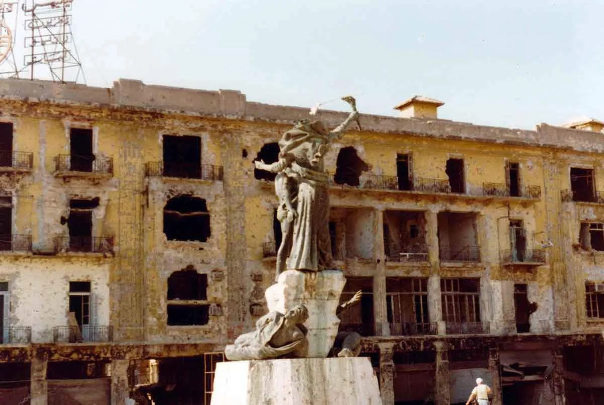 martyrs-square-in-ruins-is-beirut-safe.j