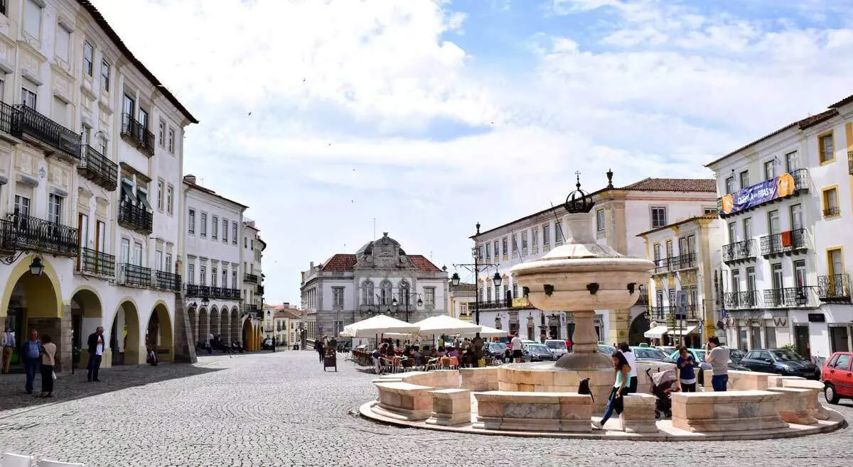 praca-giraldo-evora-portugal.jpg