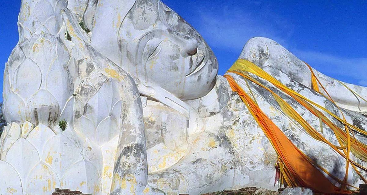 ayutthaya-buddha-statue.jpg