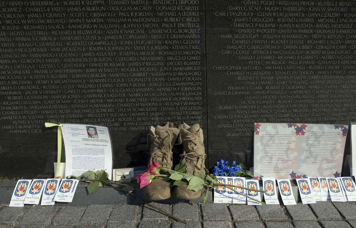 vietnam-veterans-memorial-dc.jpg