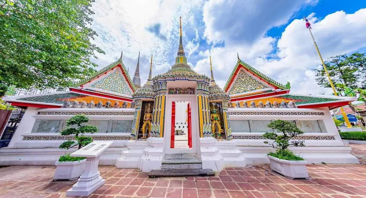 temple-reclining-buddha-wat-pho.jpg