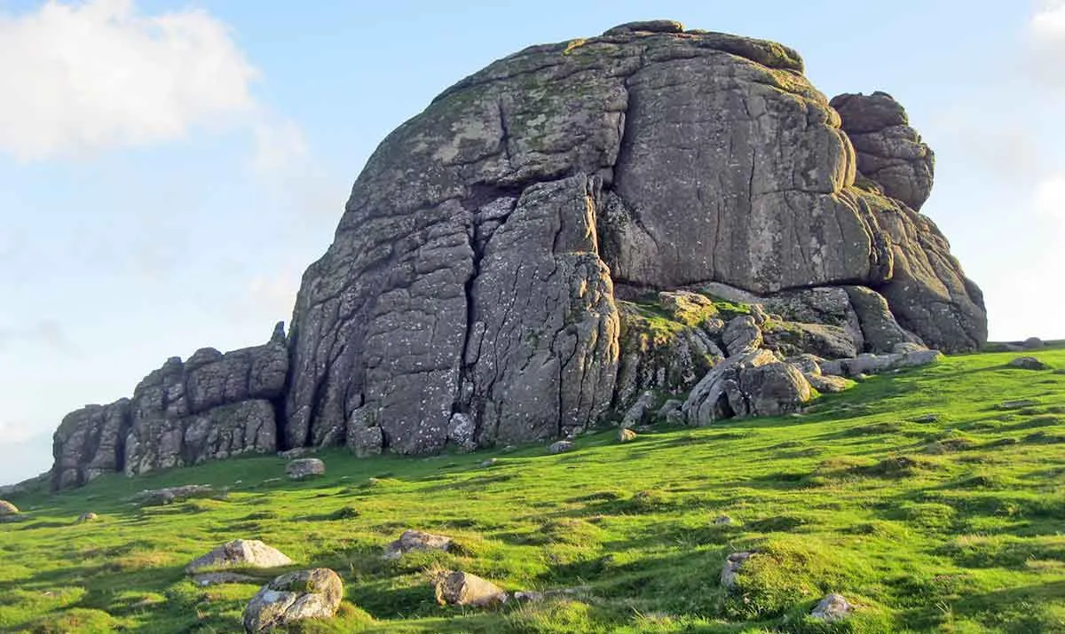 devon-historical-places-haytor-rocks.jpg