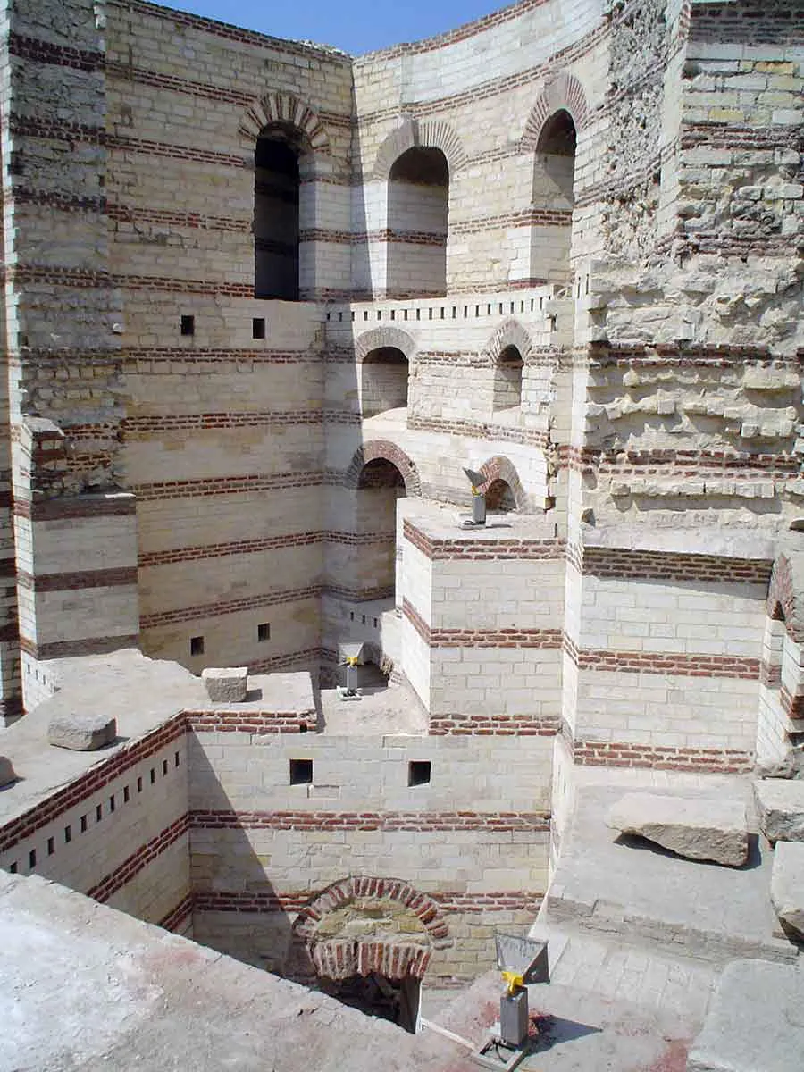 ruins-roman-bablyon-fortress-coptic-cair