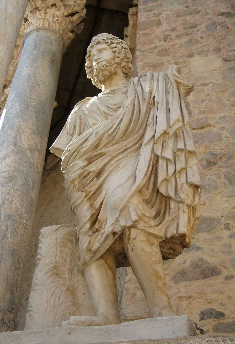 statue-at-merida-roman-spain.jpg