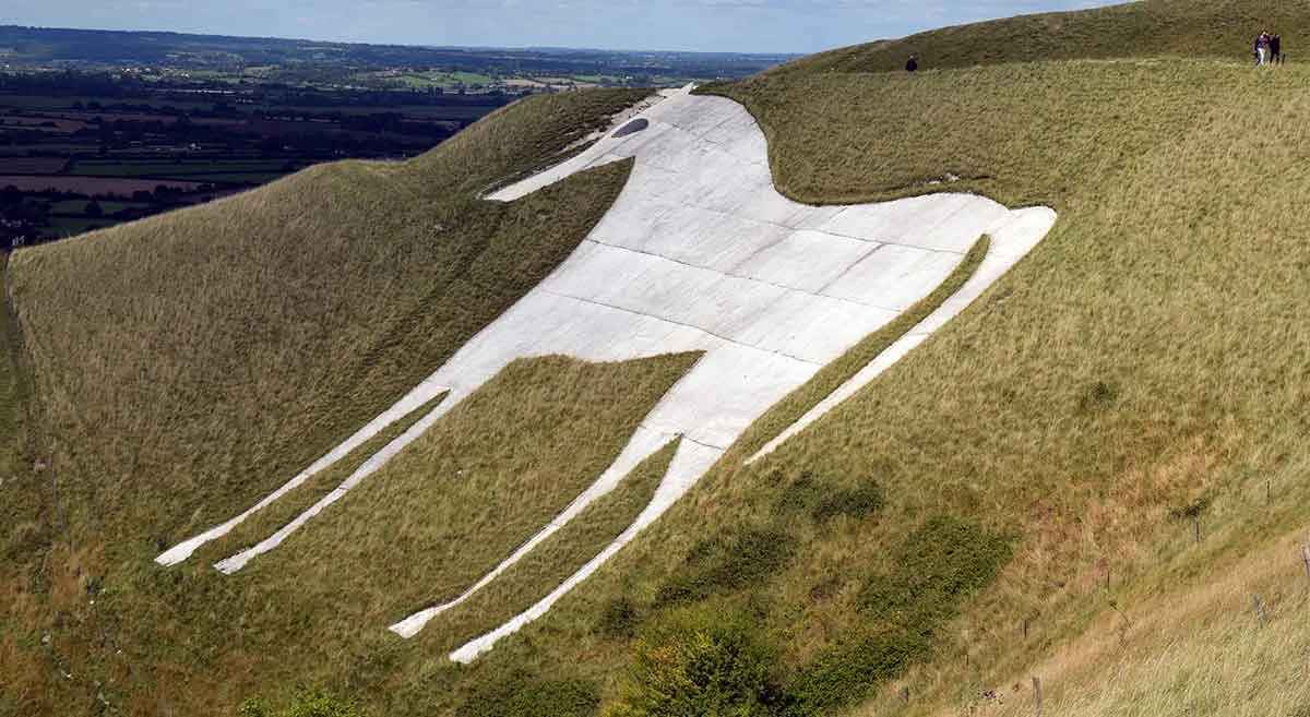 wiltshire-historical-places-white-horse.