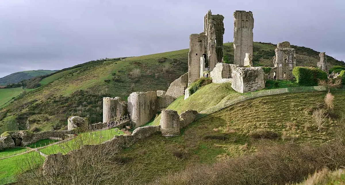 dorset-corfe-castle.jpg