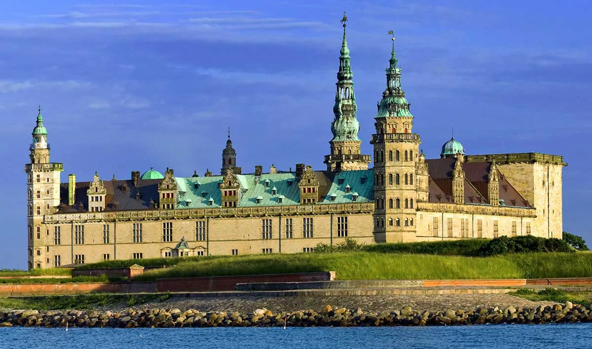 kronborg-castle-hamlet.jpg