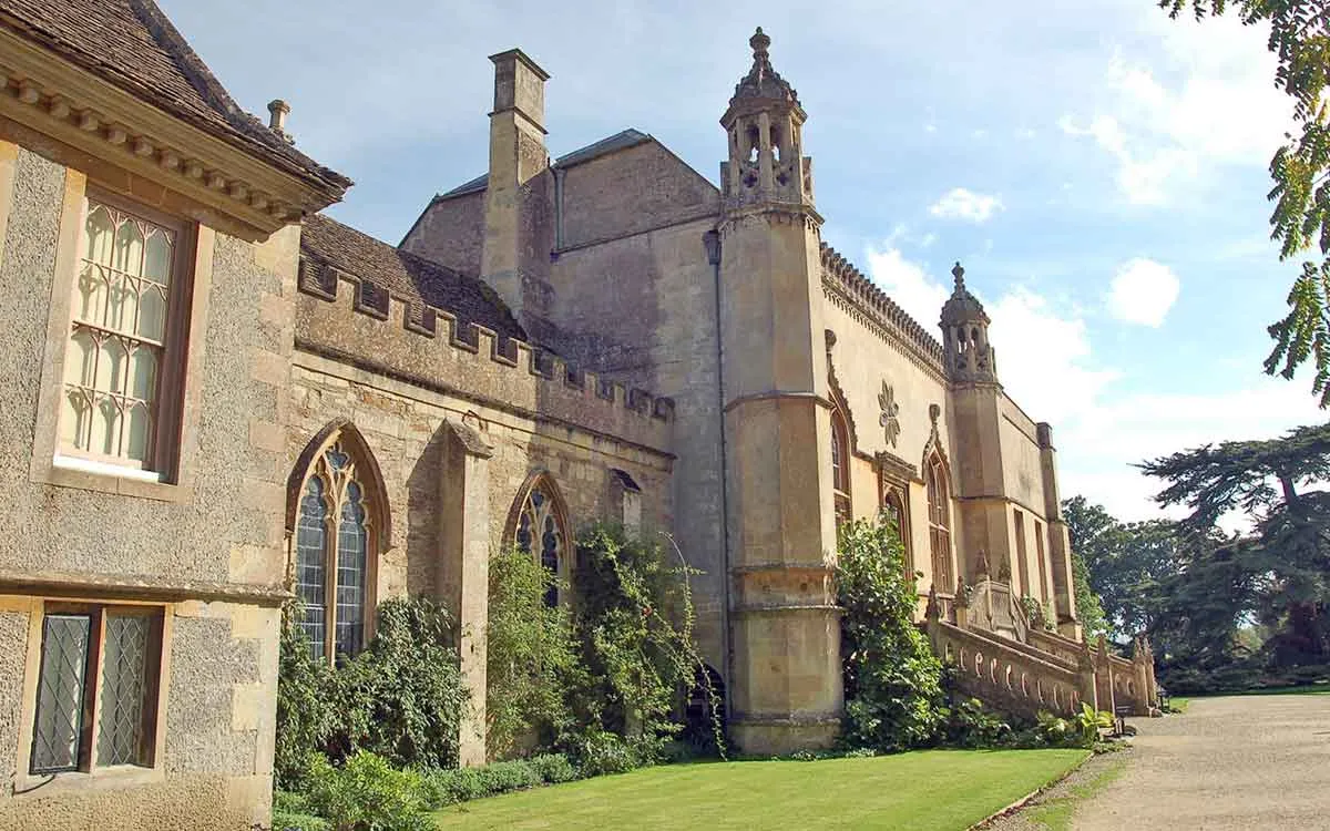 wiltshire-historical-places-lacock-abbey