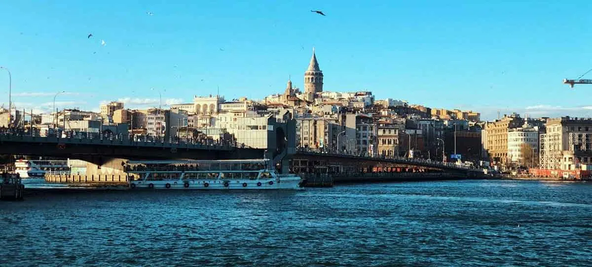 istanbul-ferry.jpg