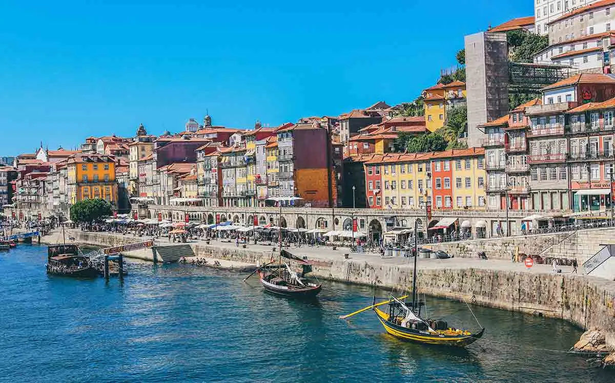 cais-da-ribeira-porto.jpg