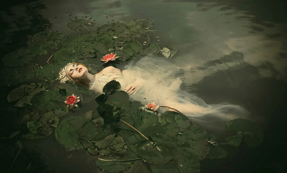 ophelia-dorota-gorecka-2015-drowning-sui