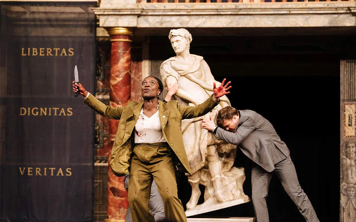 julius caesar globe-theater-london-shakespeare-performance