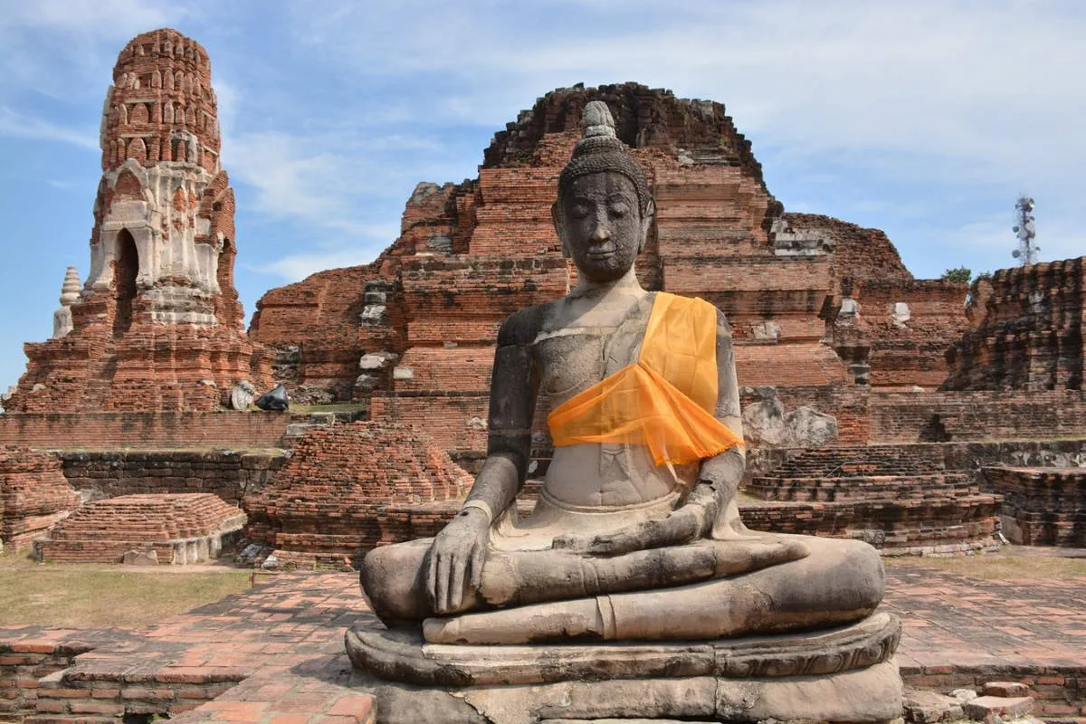 wat mahathat ayutthaya thailand