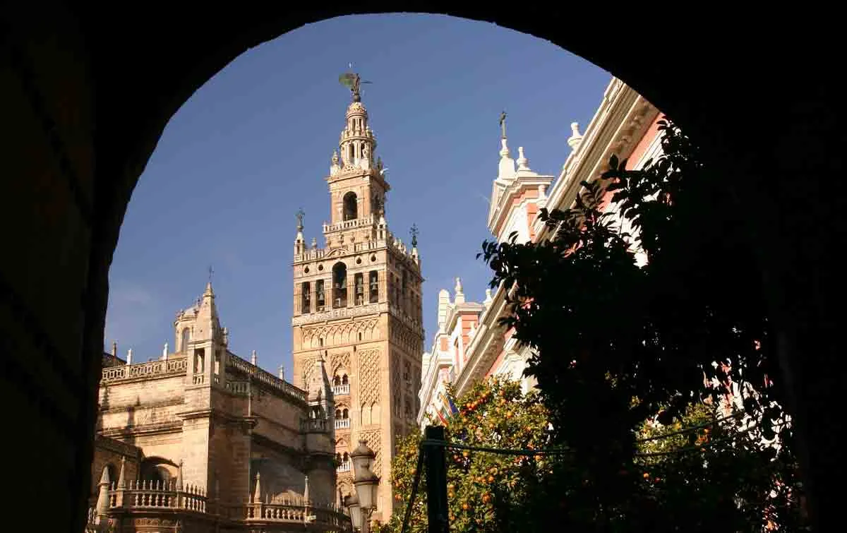 giralda cupola giraldillo moorish spain