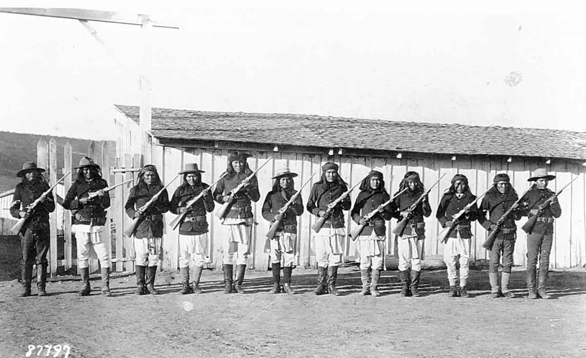 indian apache scouts