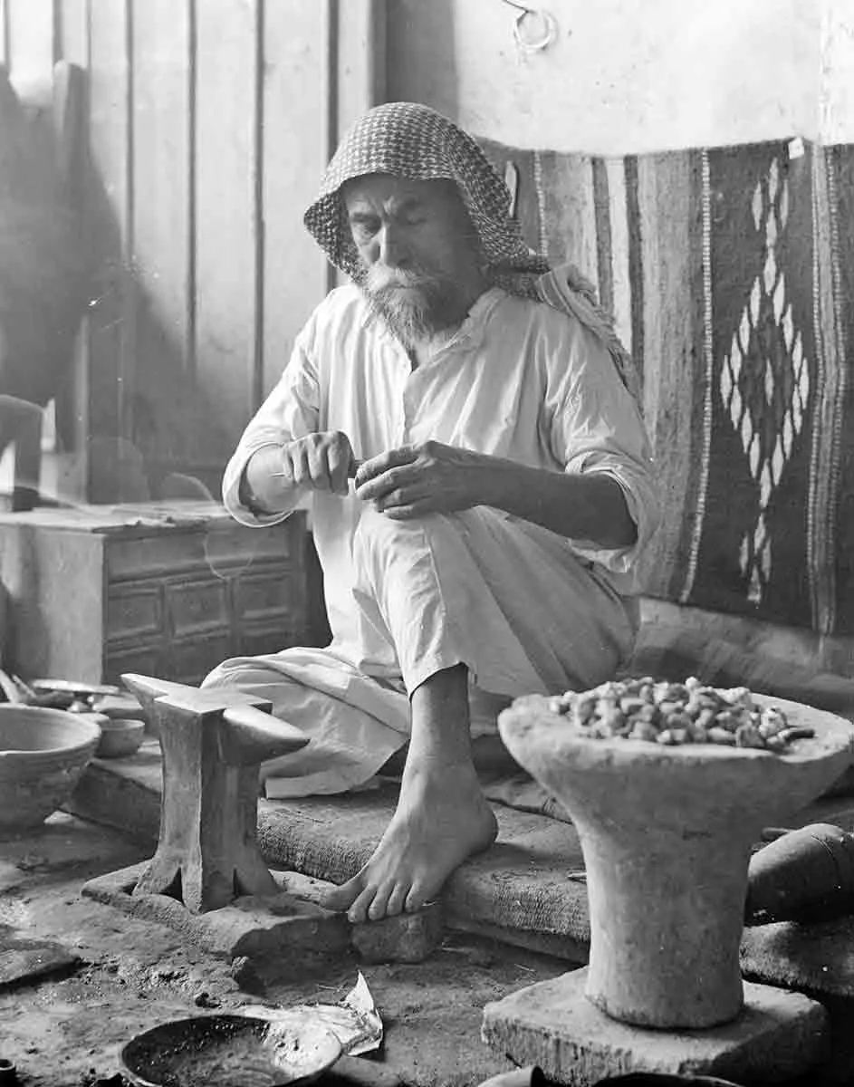 mandaean silversmith photograph