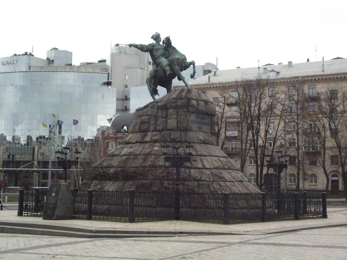 bohdan khmelnytsky monument kyiv 2015