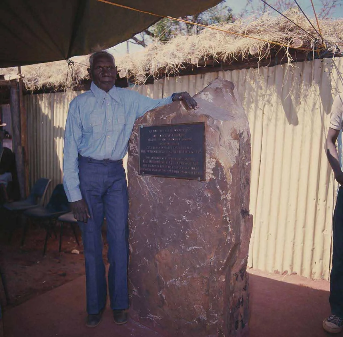 vincent lingiari plaque aboriginal land rights