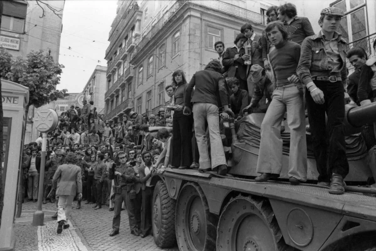 carnation revolution april 25 1974