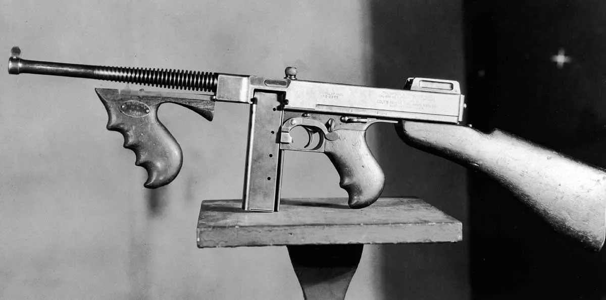 thompson submachine gun 1920s gangsters