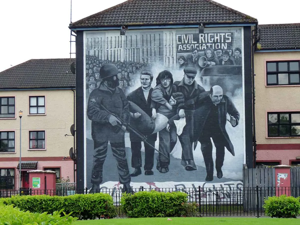 bloody sunday mural derry