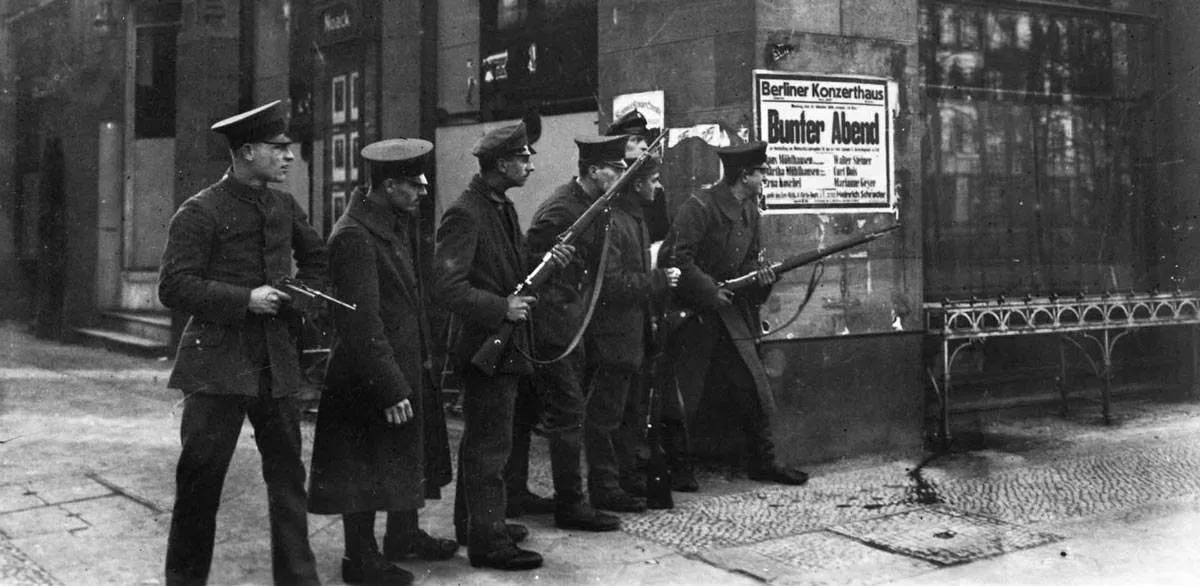 soldiers unter den linden