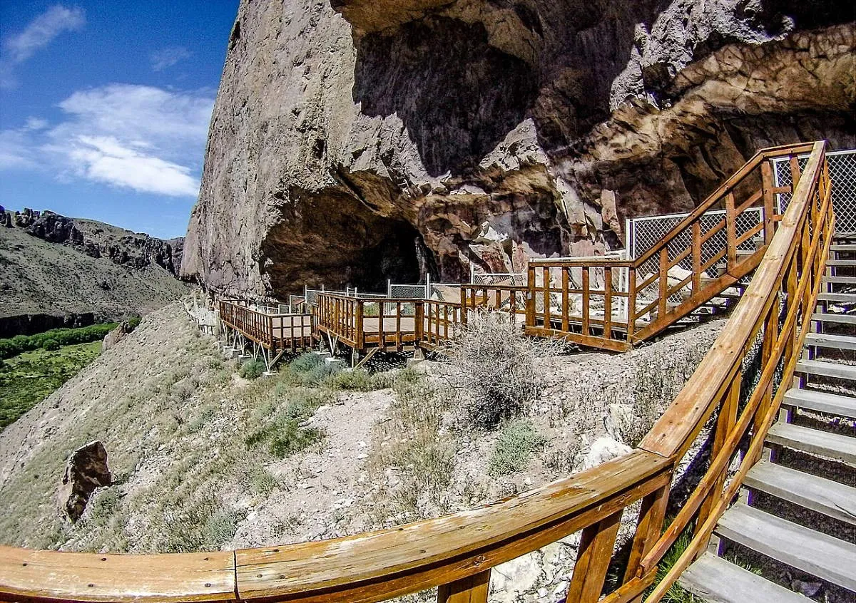 cueva las manos santa cruz argentina