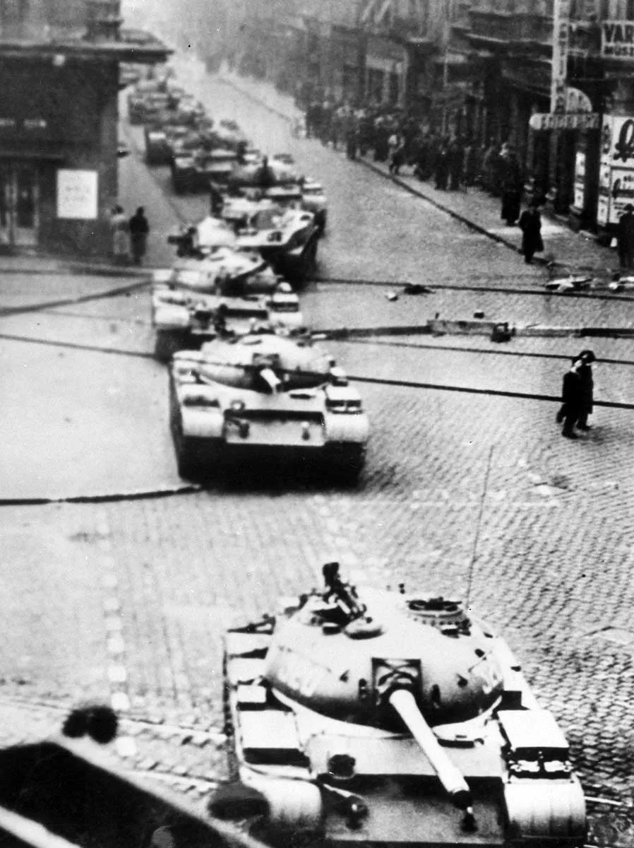 tanks in budapest 1956